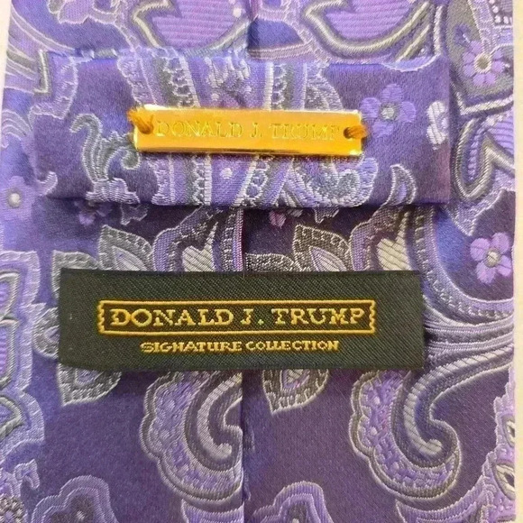 Donald J. Trump Signiture Collection Gold Bar Paisley 100% Silk Tie Purple Mens - Picture 6 of 7
